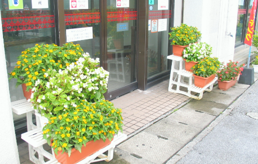 沖縄銀行様（糸満支店入口）