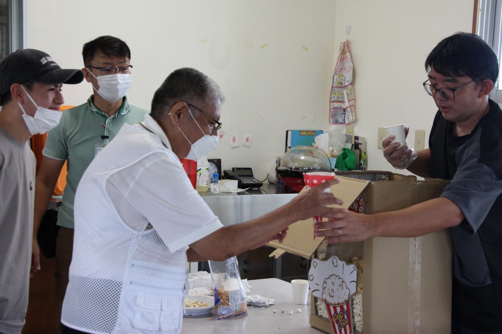 余暇活動（映画鑑賞）を行いました