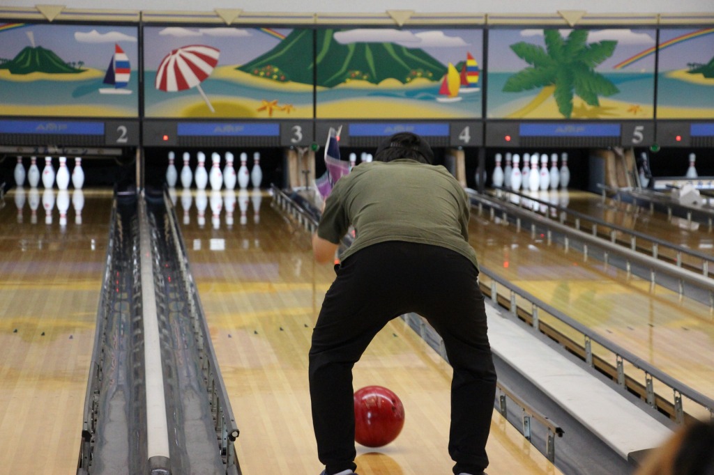 余暇活動（ボウリング）を行いました。