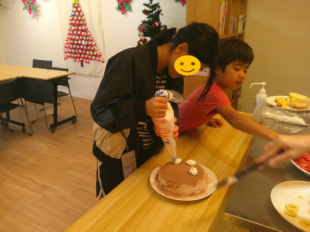 糸満市こどもの居場所ふらっとココにクリマスパーティー
